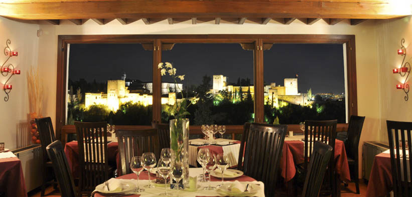 Dinners that may start with the sunset and continue with the Alhambra lit up